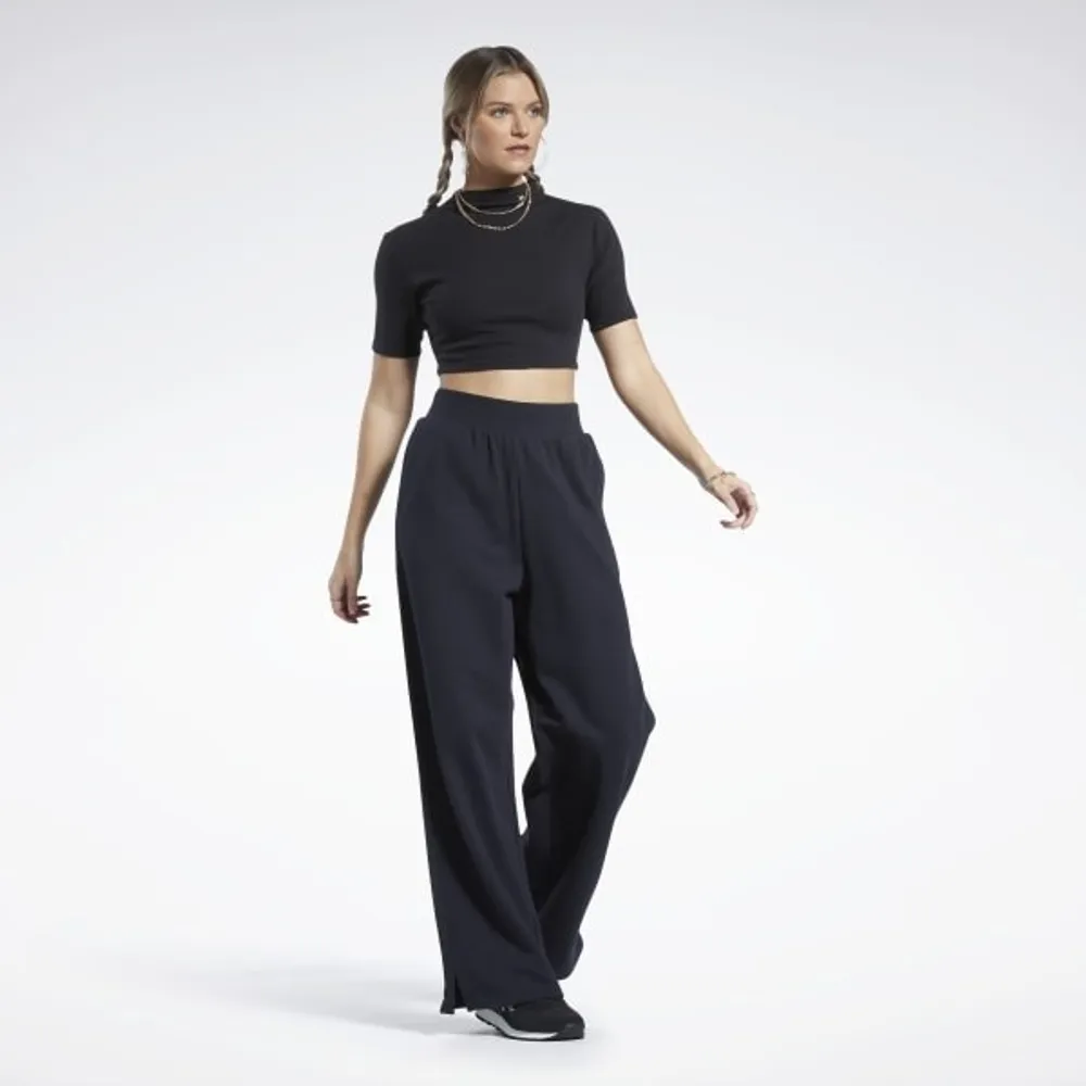 Reebok : SS Rib Mock Neck Crop Top