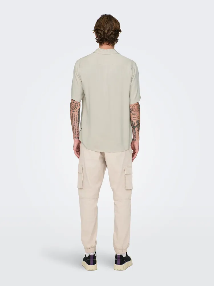 Only & Sons : Regular Fit Solid Color SS Shirt