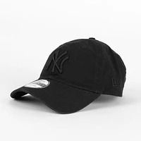 New Era : 920 NY Yankees Black on Black Cap