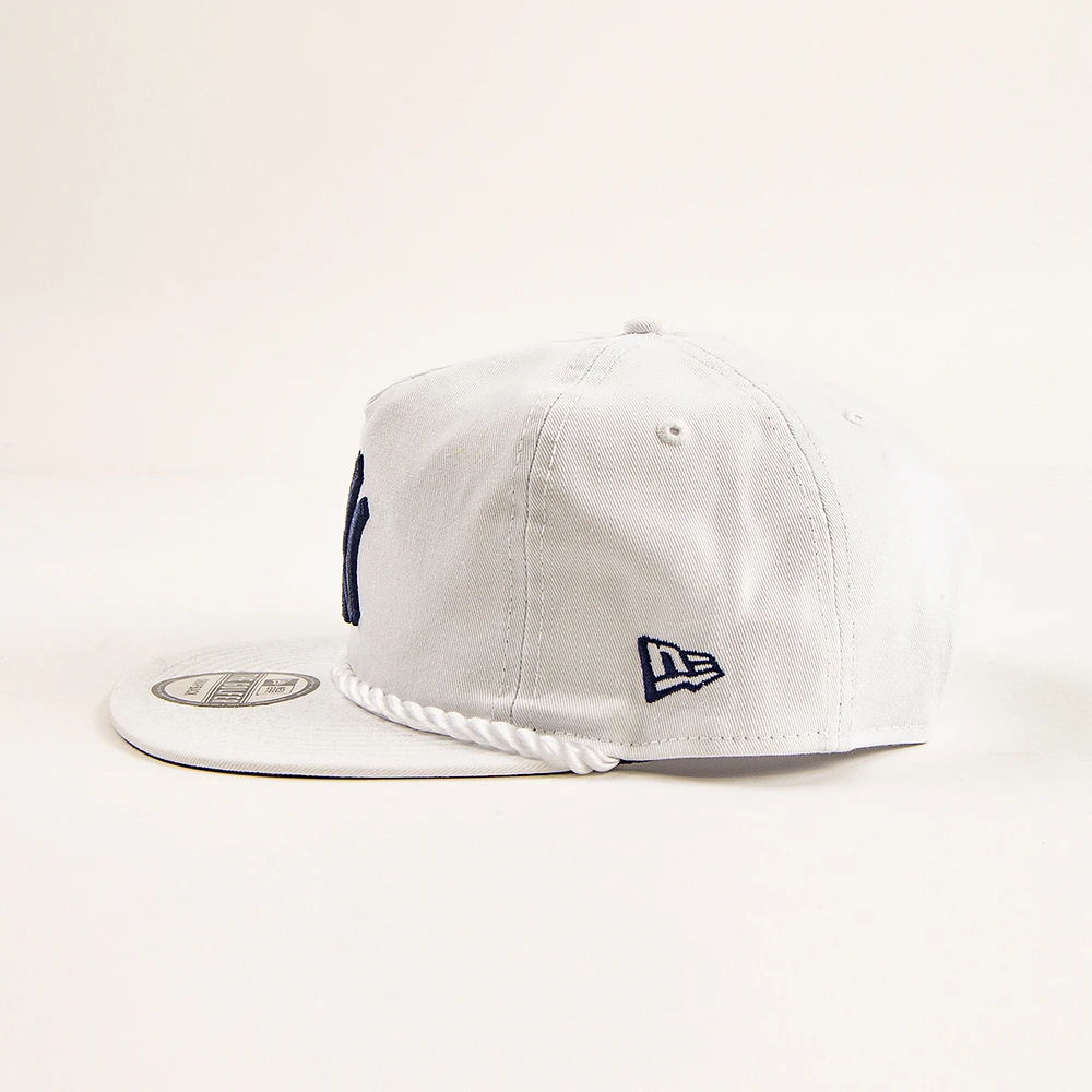 New Era New Era : Golfer NY Yankees Navy Undervisor Cap