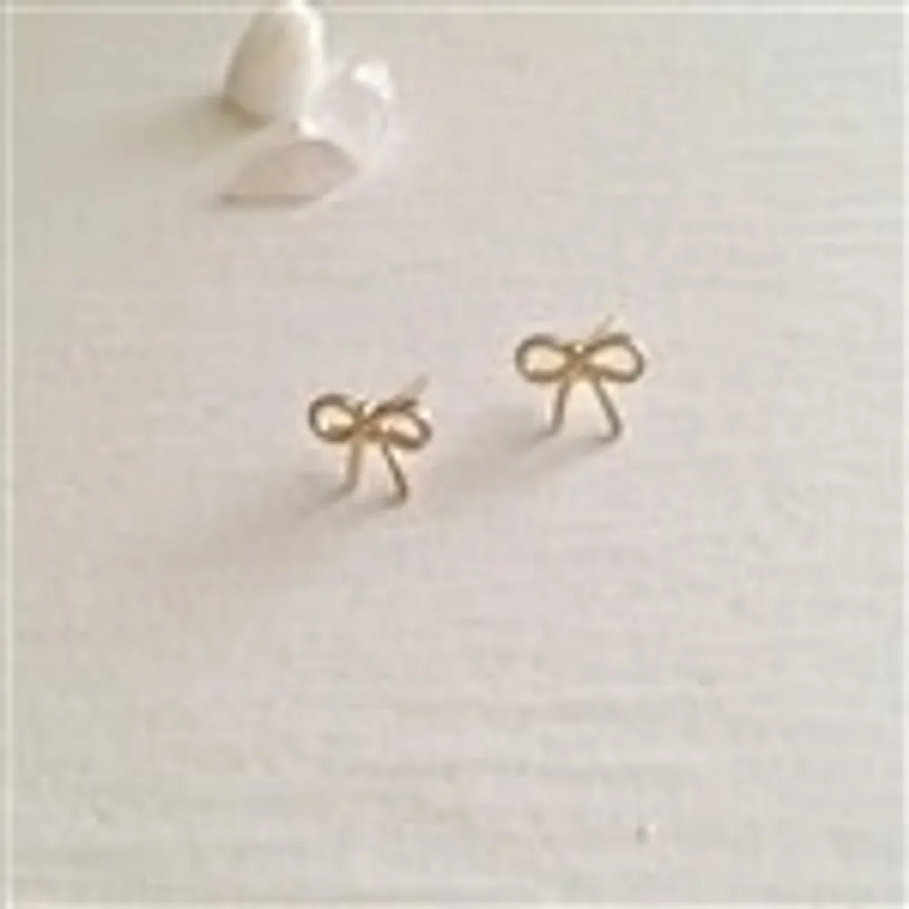 Pika & Bear Zooey Bow Stud Earrings Gold