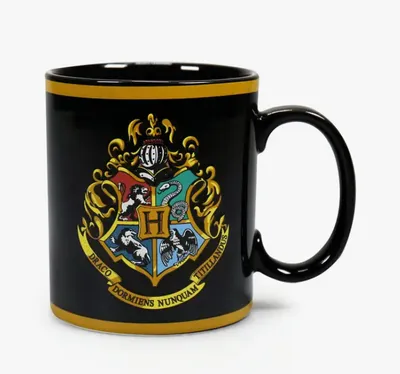 Half Moon Bay Mug- Harry Potter Hogwarts Crest
