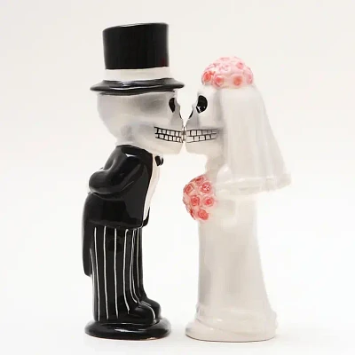 Love Never Dies Salt and Pepper Shaker Set