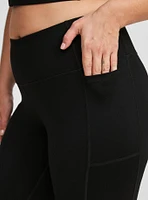 Performance Core Capri Active Legging With Side Pockets