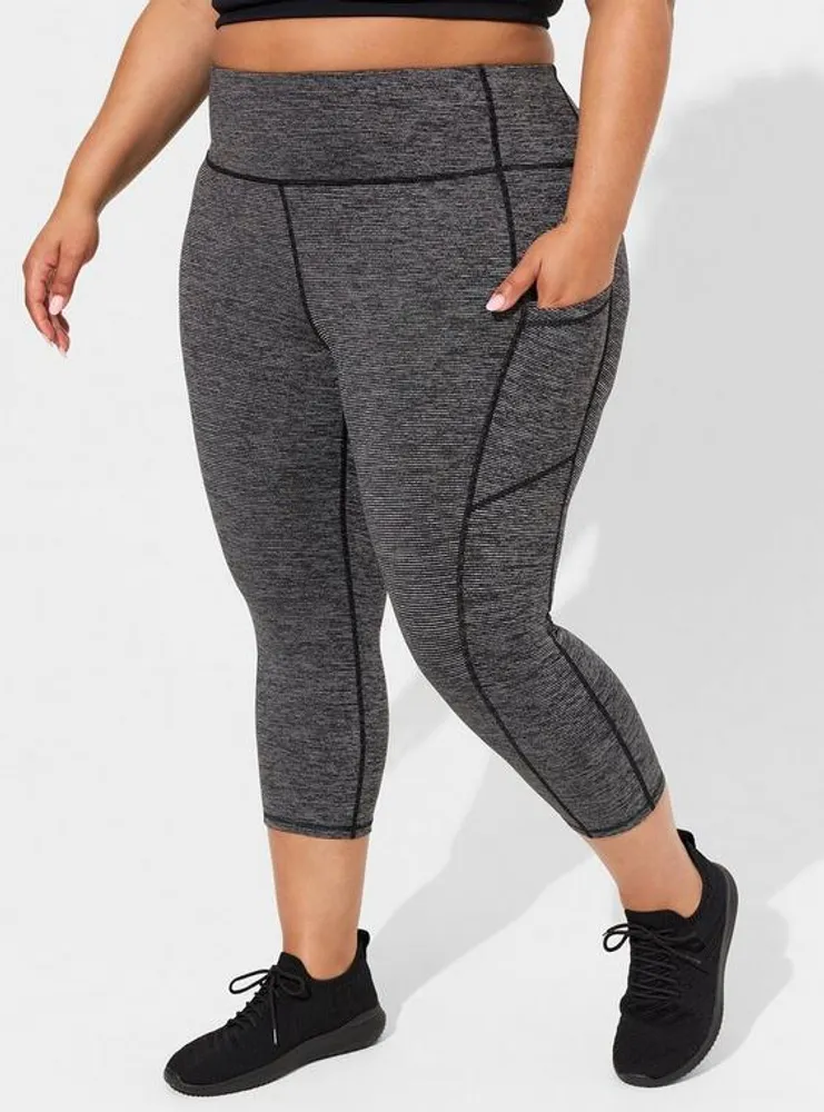 Performance Core Capri Active Legging With Side Pockets