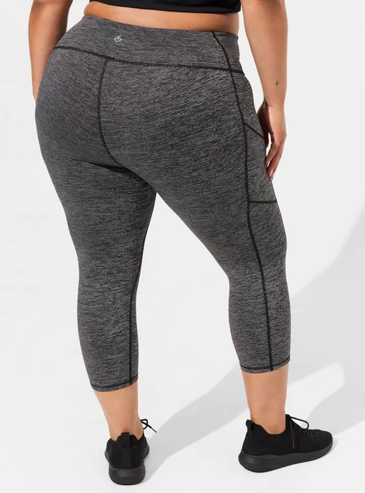 Performance Core Capri Active Legging With Side Pockets