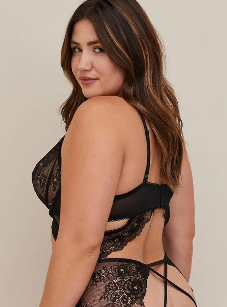 Lace Mid Rise Cheeky Panty With Open Bum