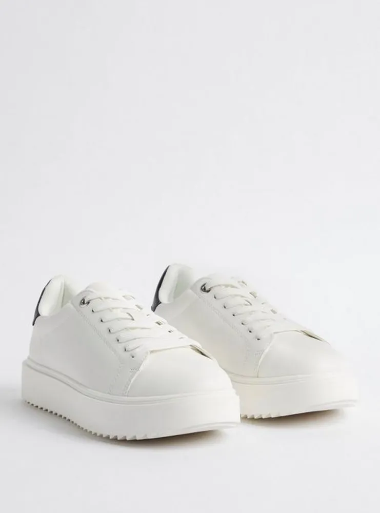 Chunky Lace-Up Sneaker (WW)