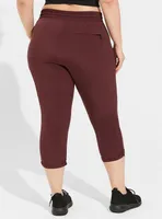 Happy Camper Stretch Woven Ruched Capri Active Pant
