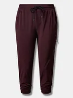 Happy Camper Stretch Woven Ruched Capri Active Pant