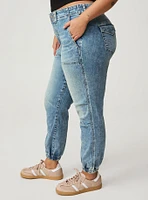 Jogger Mid-Rise Jean