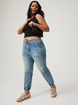 Jogger Mid-Rise Jean
