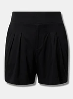 Pleated Pull-on Short