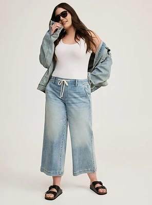 Weekend Wide Leg Ankle Crop Mid-Rise Jean