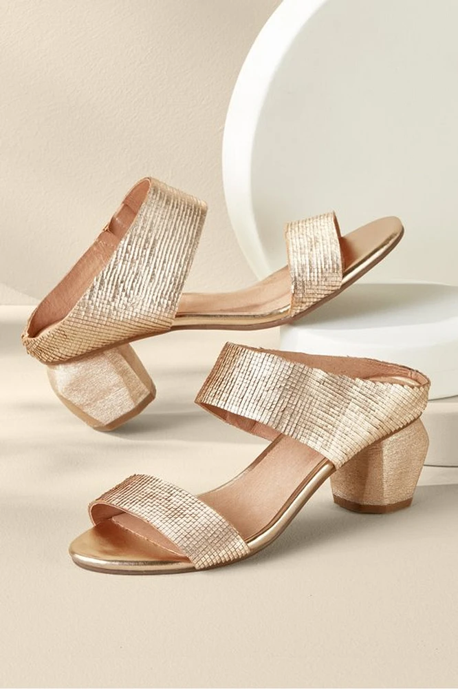 Antelope Amelia Textured Sandal