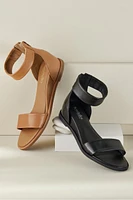 Seychelles Honeysuckle Sandal