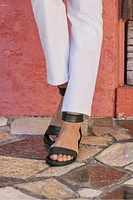 Seychelles Honeysuckle Sandal