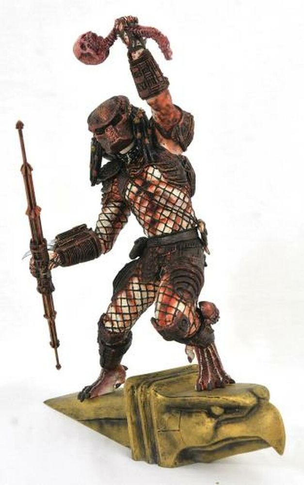 Predator 2 Hunter Gallery Statue