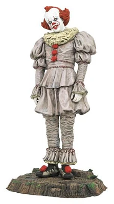 IT 2 Pennywise Gallery Diamond Select Statue