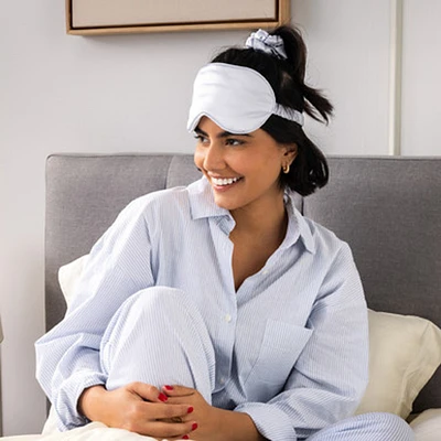 Coffret cadeau avec chouchou et masque pour dormir en satin ZZZ