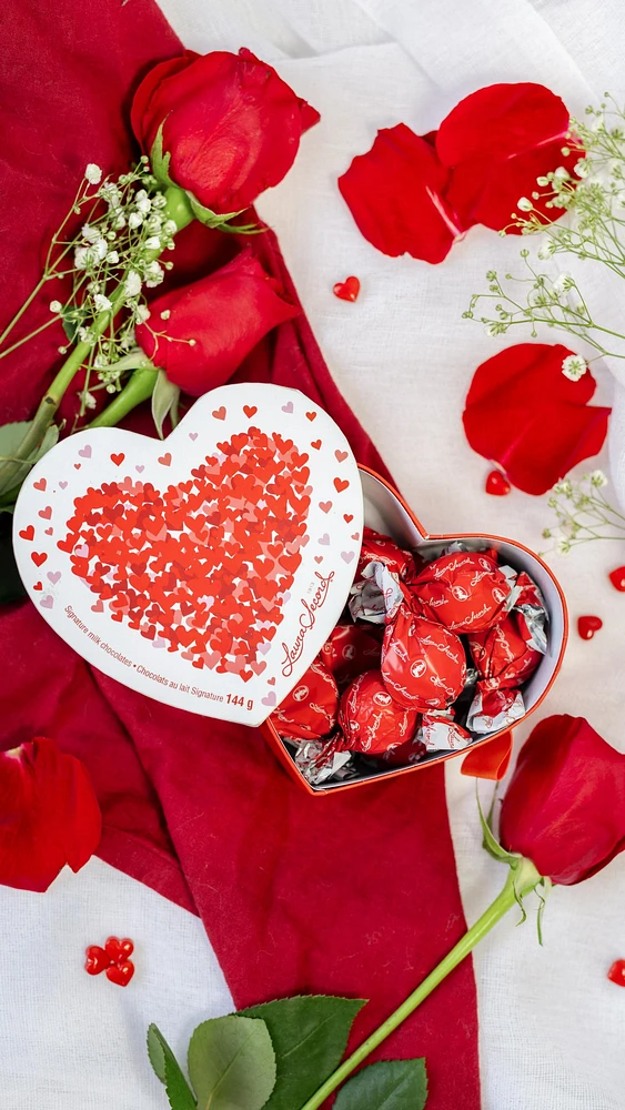Signature Heart Box - Milk Chocolate 144 g [92359]