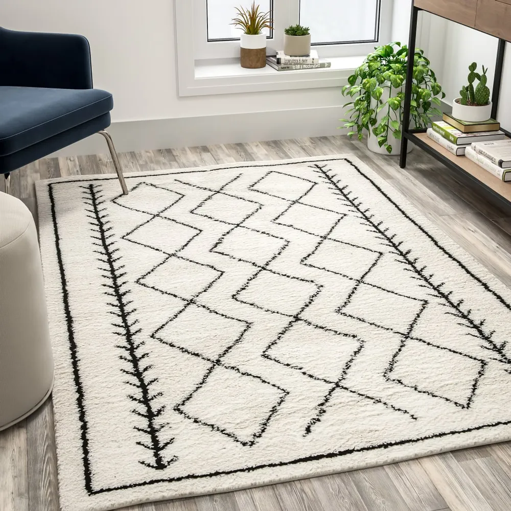 Geometric Style Bohemian Shag Area Rug - 5' x 7' - Ivory