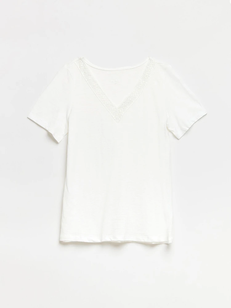 Short Sleeve Crochet V-Neck T-Shirt
