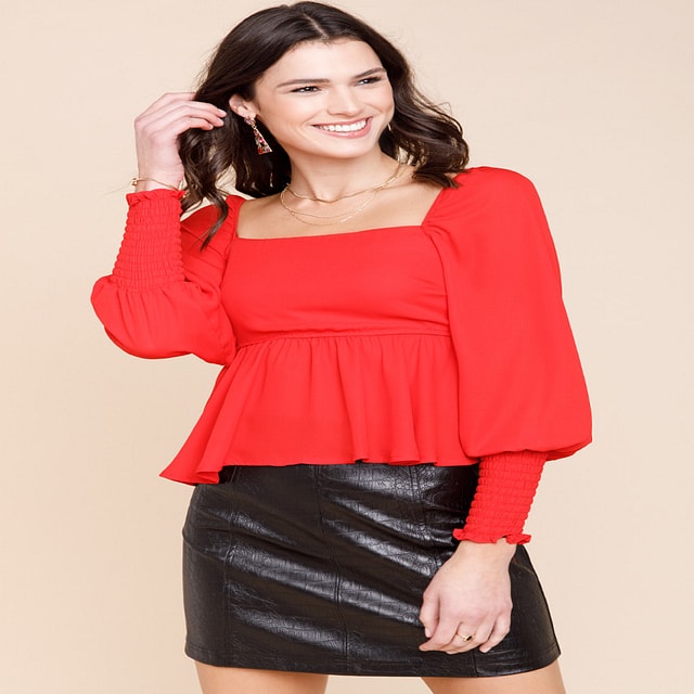 Kasper Split V-Neck Long Lace Sleeve Shirttail Hem Top