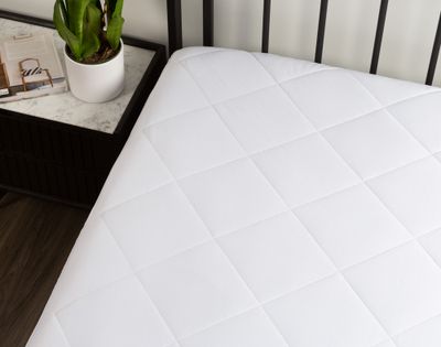 Cool Touch Mattress Pad by QE Home  (Twin, White)