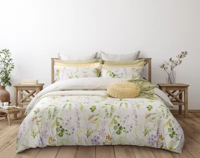 Faroe Duvet Cover by QE Home  (King, White)