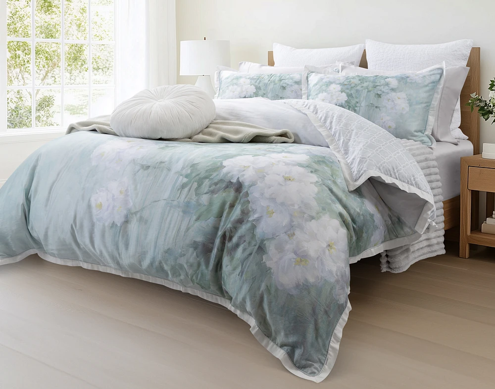 Persuasion Floral Duvet Cover, Floral, White,