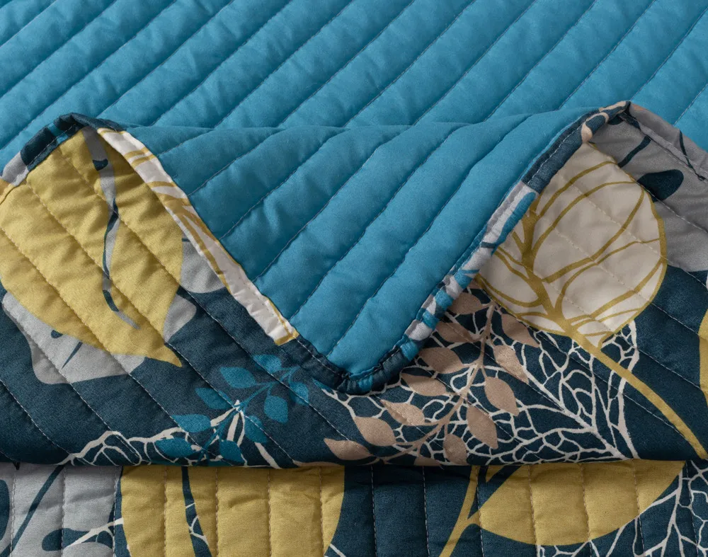 Fronds Recycled Polyester Coverlet Set**