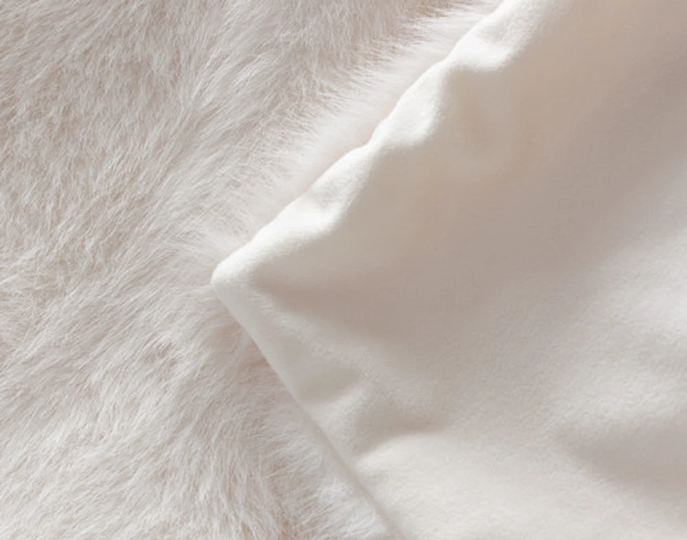 Arctic Fox Faux Fur Throw