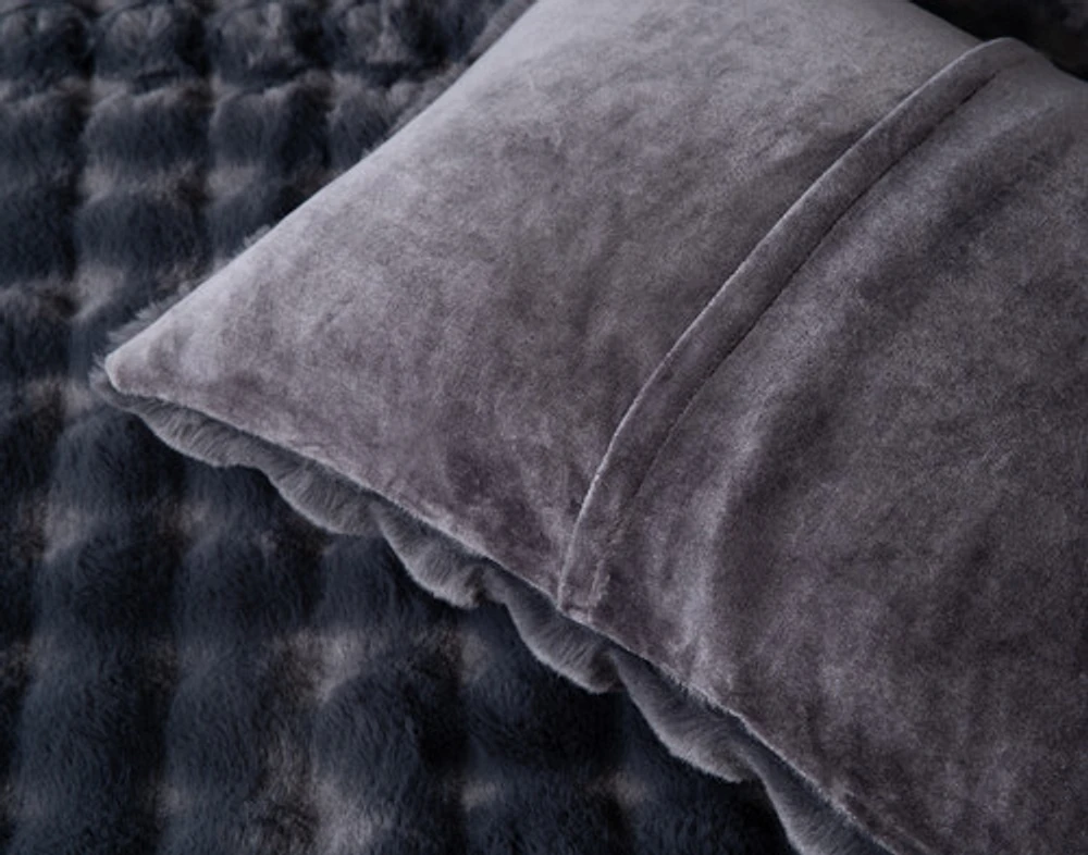 Bubble Faux Fur Comforter Set