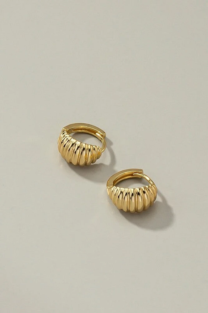 Stassia Clam Shell Huggie Hoop Earrings