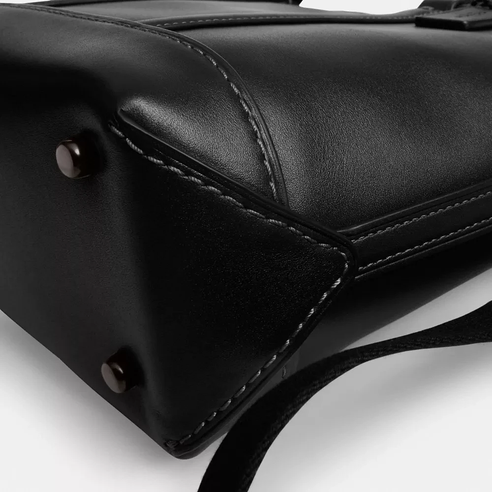 Metropolitan Carryall Bag 22 Signature Canvas