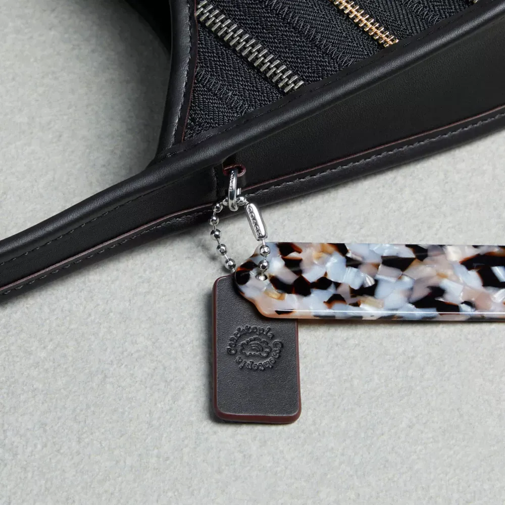 Ergo Bag With Upcrafted Zippers