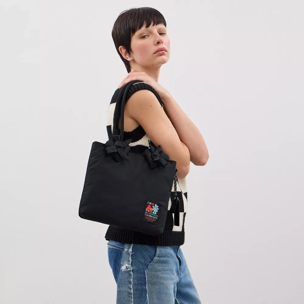 Coachtopia Loop Small Tote With Heart Appliqué