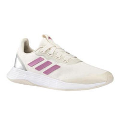 Chaussures marche sportive femme Adidas QT Racer Sport blanc / rose