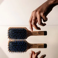 The Pocket Brush Radiance & Softness