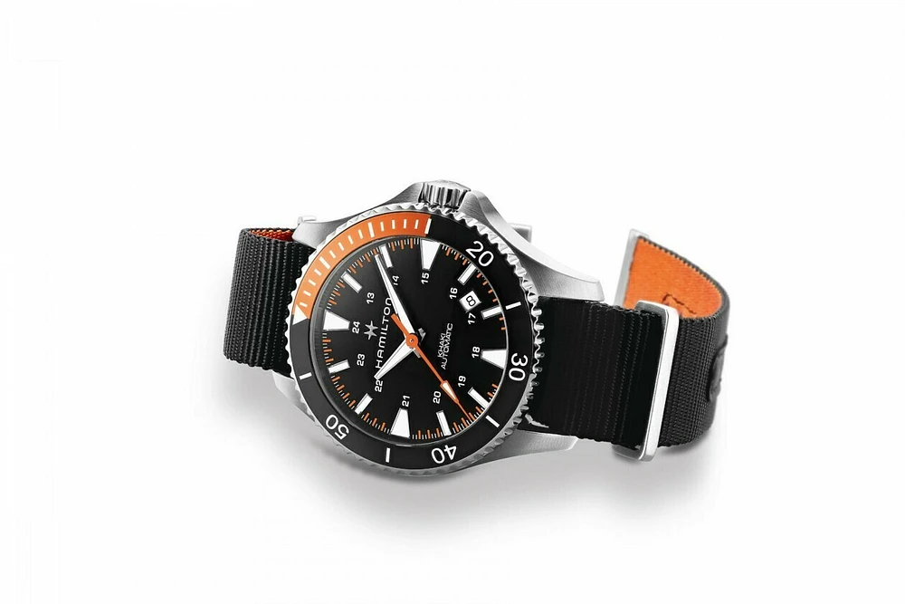 Khaki Navy Scuba Black Dial 40MM Automatic H82305931