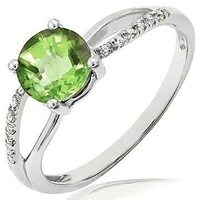 Peridot Ring with Diamond Accent and Split Shoulders Gold