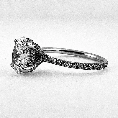 Oval Cut Engagement Ring