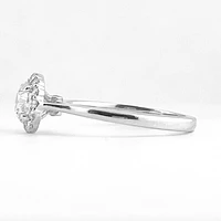 Round Cut Engagement Ring With Halo