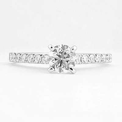 Round Cut Engagement Ring