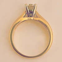 Round Cut Engagement Ring