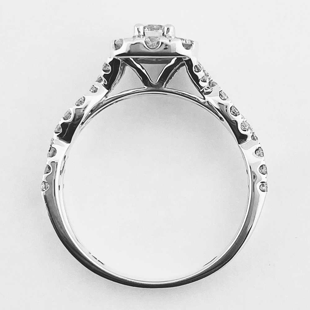 Round Cut Engagement Ring Halo