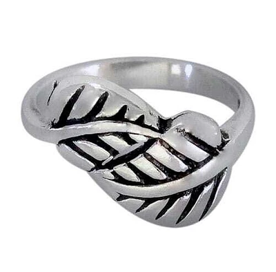 Sterling Silver, Smooth Leaf Shape Ring. Approx Size: 11mm Width