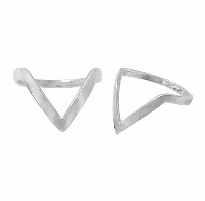 Sterling Silver, Flat V Shape Ring. Approx Size: 14mm Width