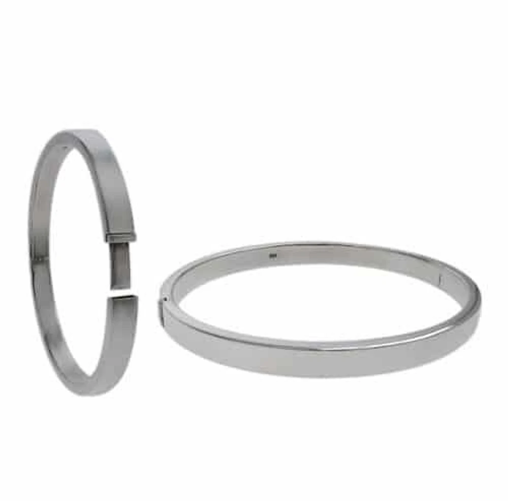 Sterling Silver, Smooth, Flat Rounded Oval Shape Bangle. Approx Size: 68mm D X 5mm W